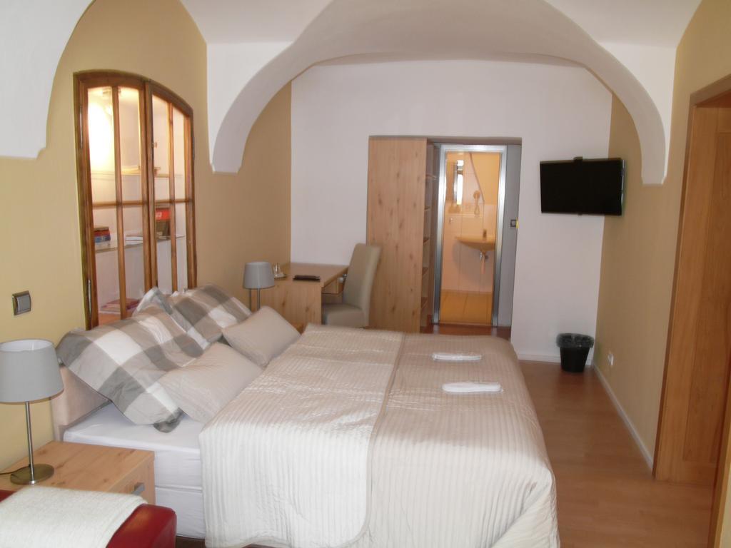 Apartments And Suites كرمنيتسا الغرفة الصورة