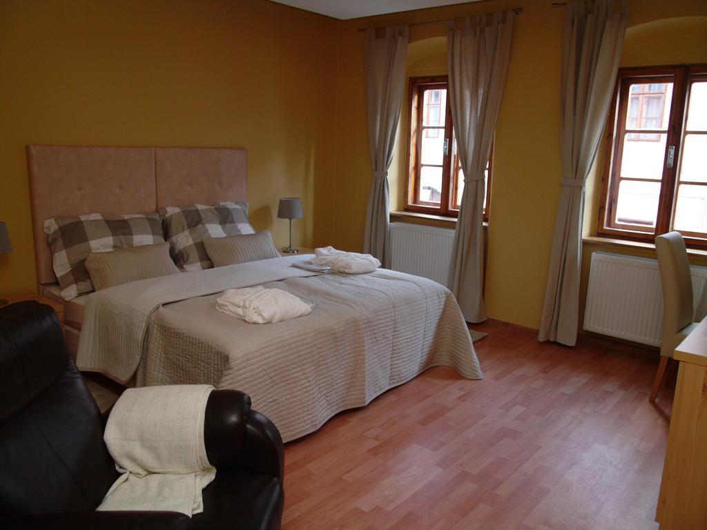 Apartments And Suites كرمنيتسا الغرفة الصورة