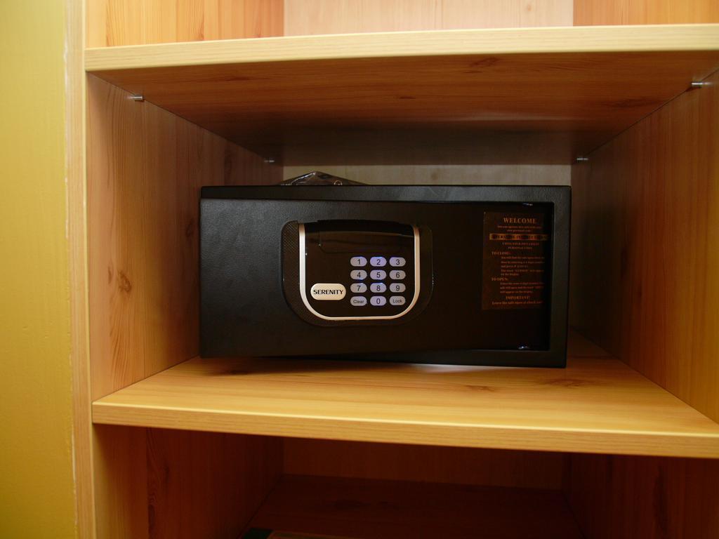 Apartments And Suites كرمنيتسا الغرفة الصورة