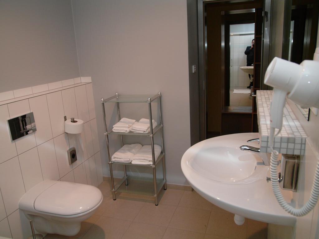 Apartments And Suites كرمنيتسا الغرفة الصورة