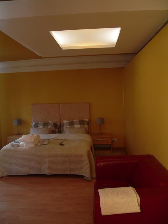 Apartments And Suites كرمنيتسا المظهر الخارجي الصورة
