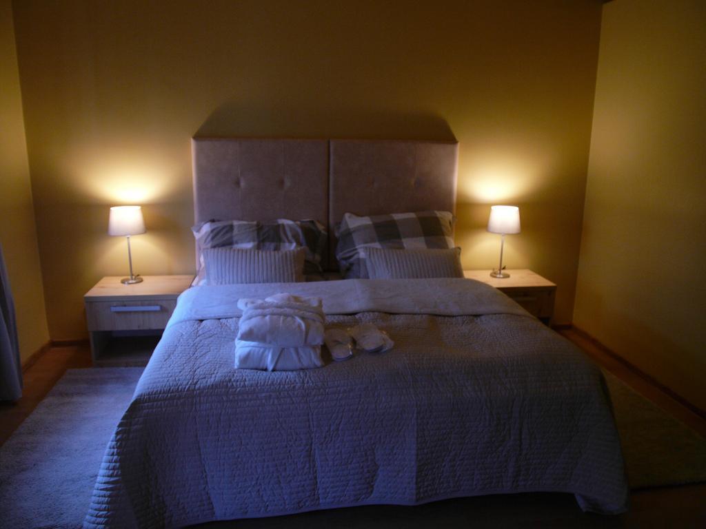 Apartments And Suites كرمنيتسا المظهر الخارجي الصورة
